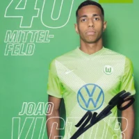 Joao Victor (Wolfsburg) - hand signed card 10x15cm