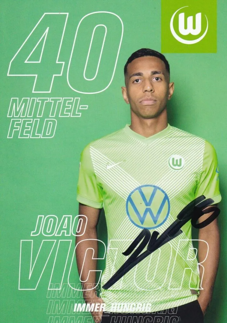 Joao Victor (Wolfsburg) – hand signed card 10x15cm