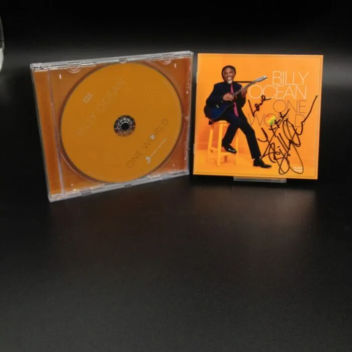 Cd One World autografato da Billy Ocean