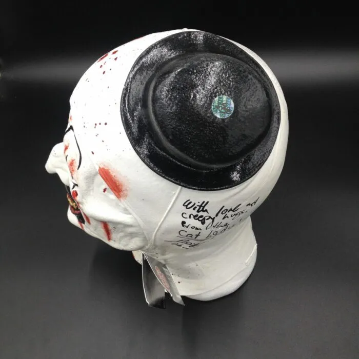 Maschera TERRIFIER autografata da Pooya Mohseni nel film "Cat Lady"