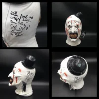 Maschera TERRIFIER autografata da Pooya Mohseni nel film "Cat Lady"