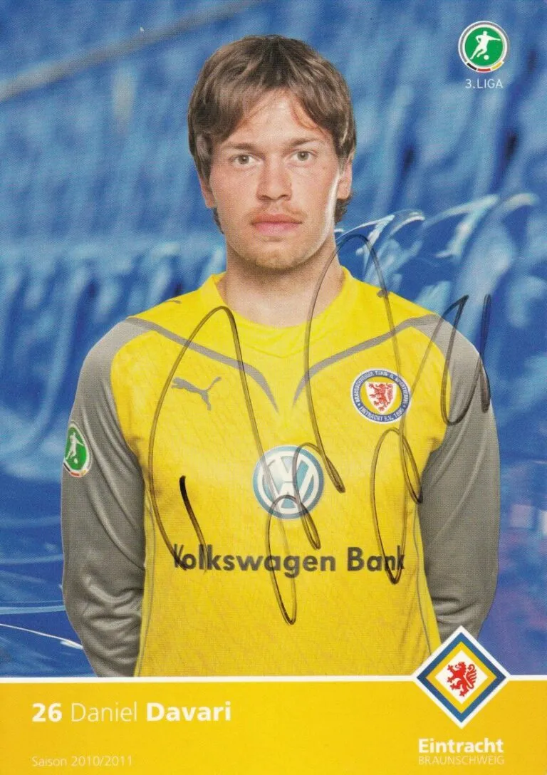 Cartolina ufficiale Eintracht Braunschweig autografata da Daniel Davari