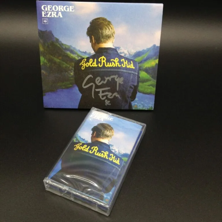 Blue Cassette + hand signed Cd Gold Rush Kid autografato da George Ezra