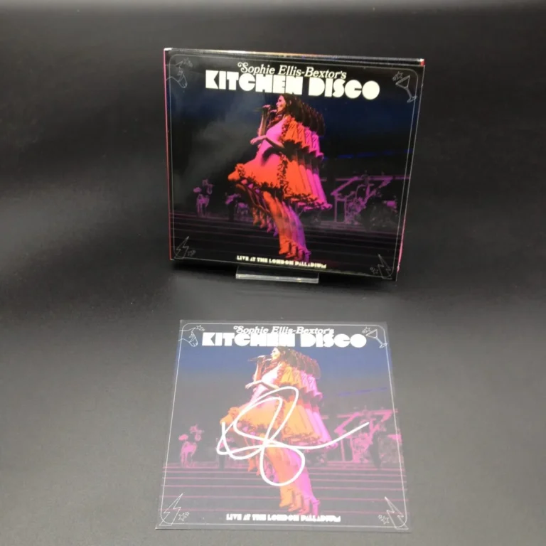 Sophie Ellis-Bextor – Kitchen Disco – Live at the London Palladium (hand signed cd autografato)