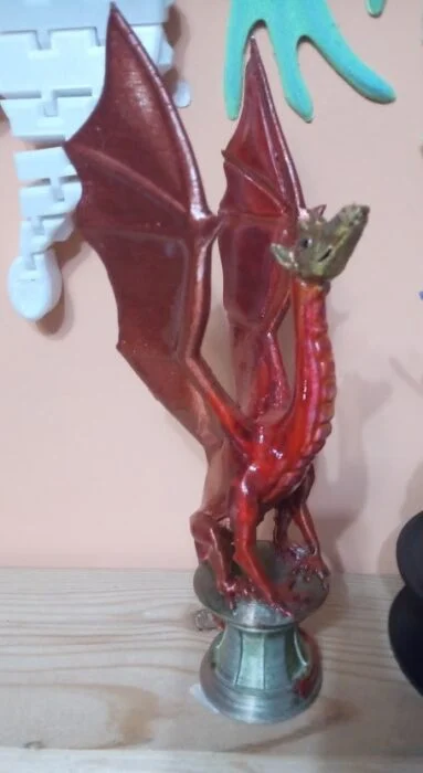 Drago con piedistallo Pop Art